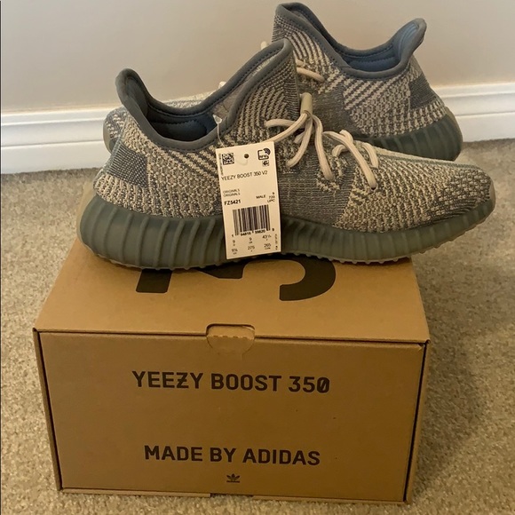 Yeezy Boost 350 V2 Israfil - Picture 5 of 8